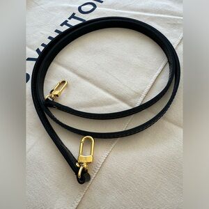 Authentic Louis Vuitton Alma BB Removable Strap✨